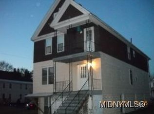 16 White St, New York Mills, NY 13417