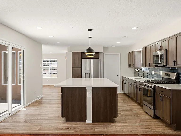 9817 Mary Ellen Pl NE — Photo 16