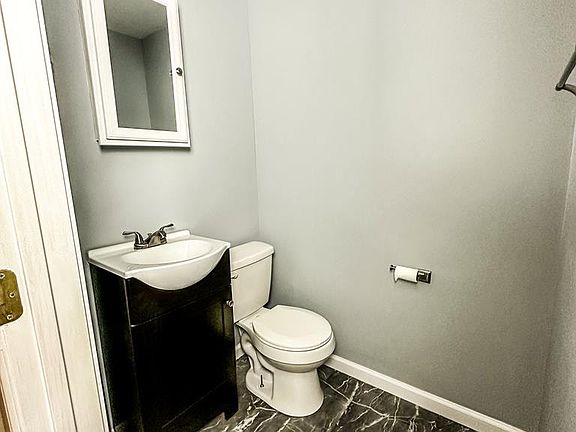 5th image of 21 Pine St