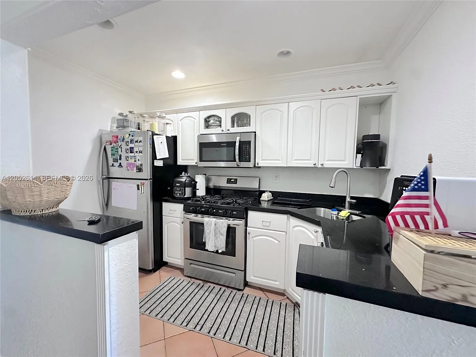 Villas Of Pinecrest Condo — Photo 1