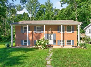2751 McElroy Dr, Charlottesville, VA 22903