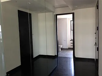 Rented by R New York