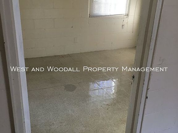 5th image of 1403 Evelyn St #A
