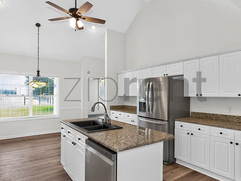 720 Rock Springs Rd — Photo 22