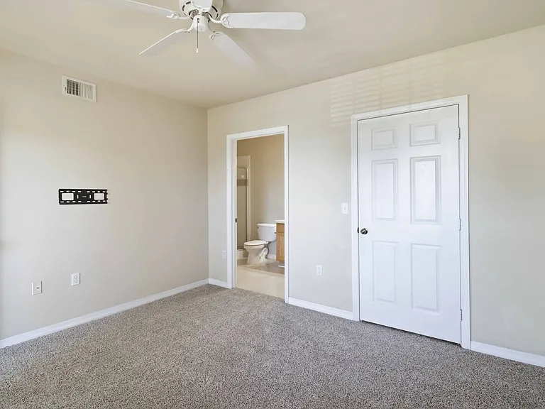1015 Villagio Cir #201 — Photo 15