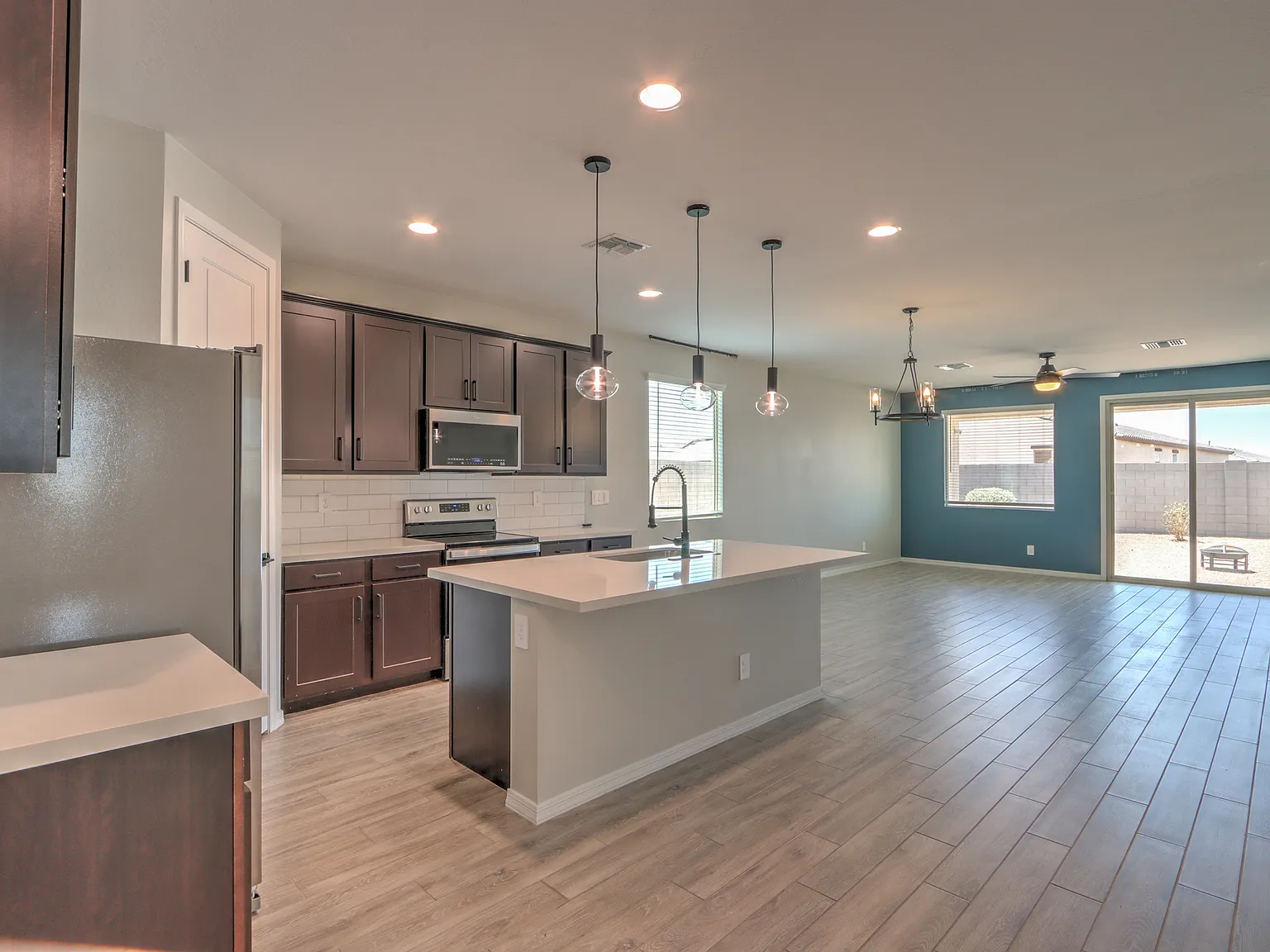 4 bed, 1935 sqft, $2,100 — Photo 3