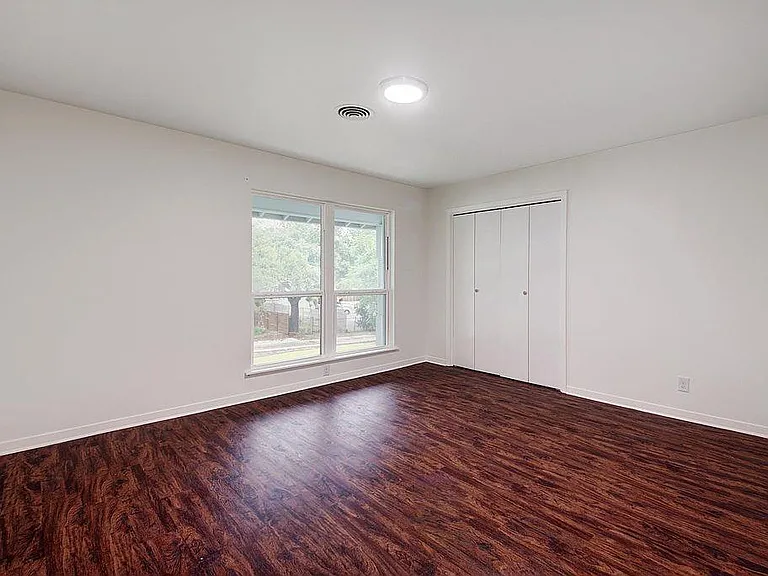 6108 Cherrylawn Cir — Photo 12