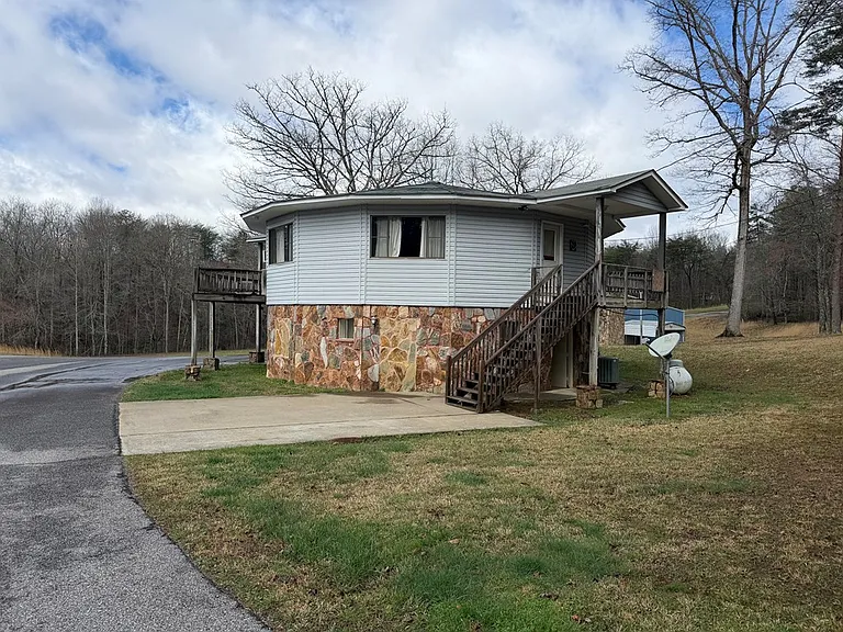 526 Red Bush School Rd — Photo 3