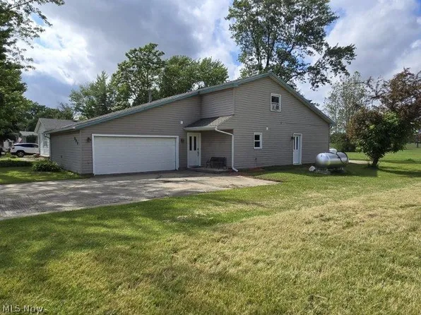 387 Stable Dr, Lagrange, OH 44050