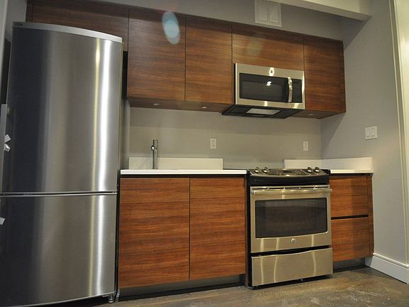2nd image of 349 E 138th St #5C