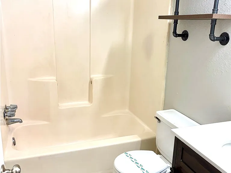 2406 Blanco Dr #D — Photo 13