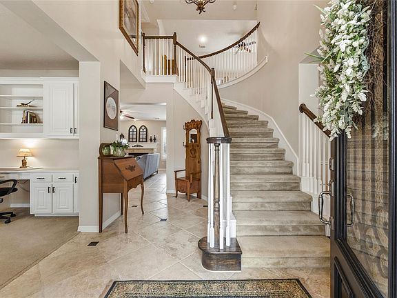 4th image of 17411 Pinecreek Hollow Lane
