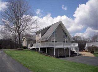 1338 Cleland Mill Rd, New Castle, PA 16102