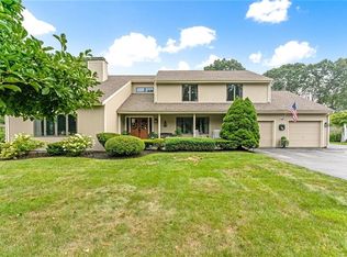 54 Kickemuit Ave, Bristol, RI 02809