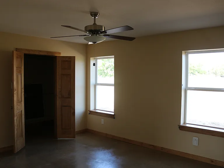 110 Walnut Ln — Photo 8
