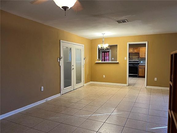 3rd image of 4854 Warren Dr