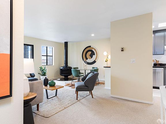 5th image of 2120 Stockton St APT 303