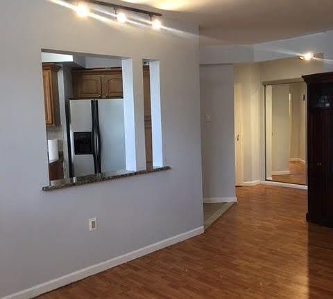 5th image of 86-16 60th Ave #Le