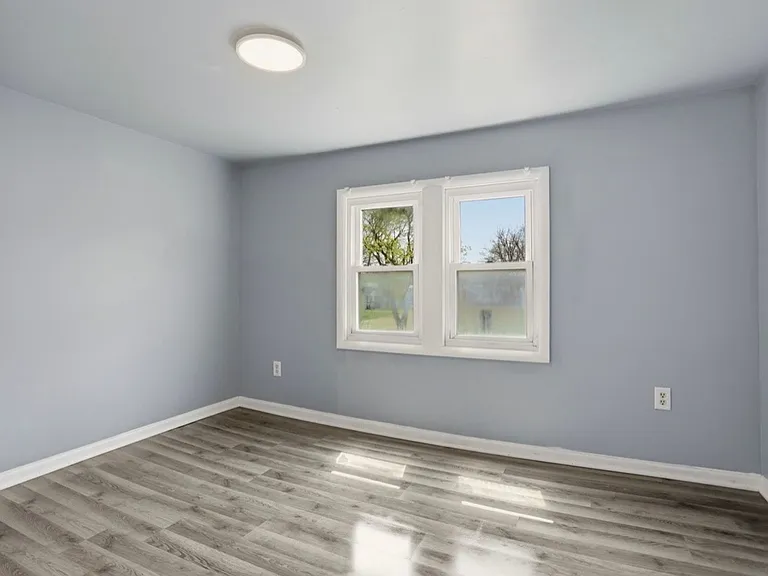 2875 Schaefer St — Photo 12