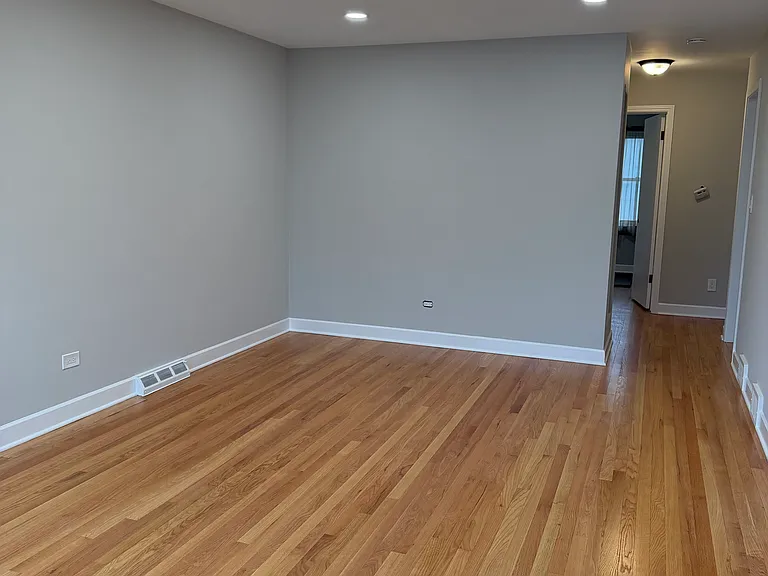 4614 Scott St — Photo 4