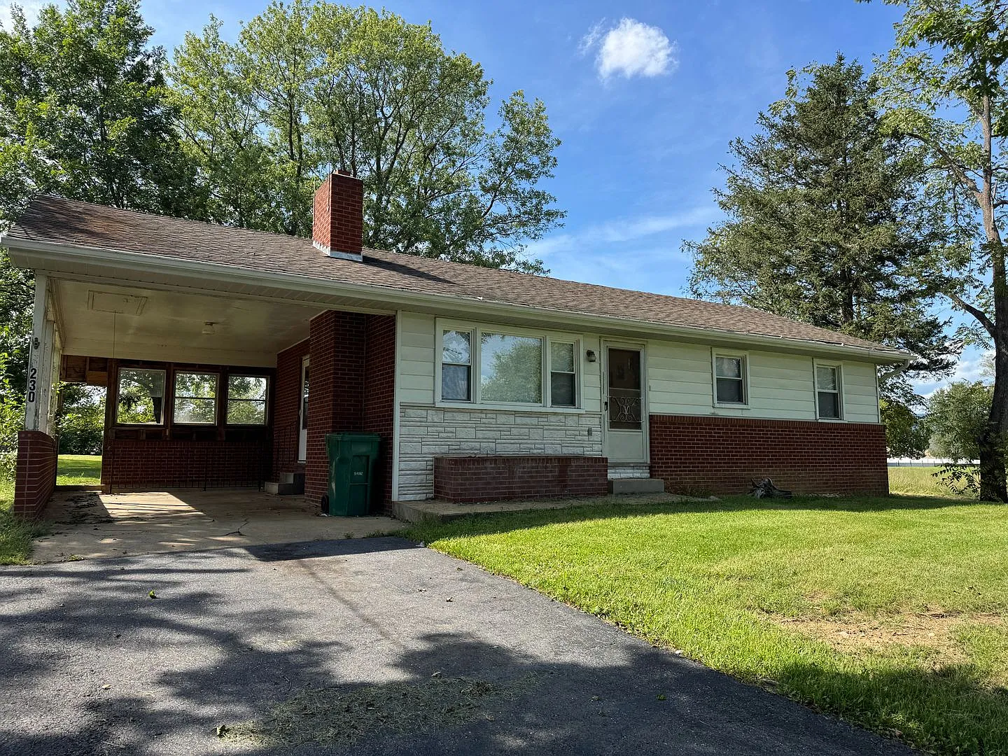 Charming Move-In-Ready Ranch Home in Broadway, VA — Photo 3