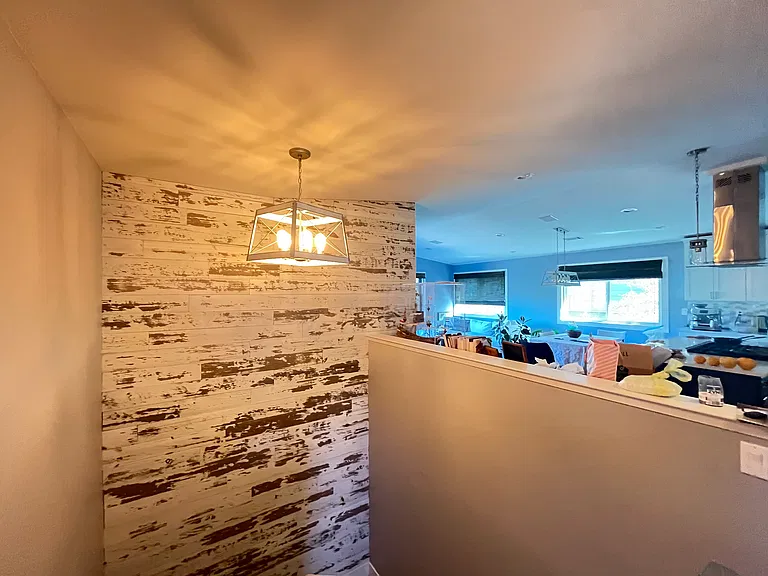 324 Selma St — Photo 16