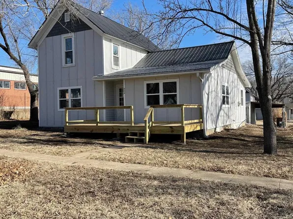 804 Missouri St, Alma, KS 66401