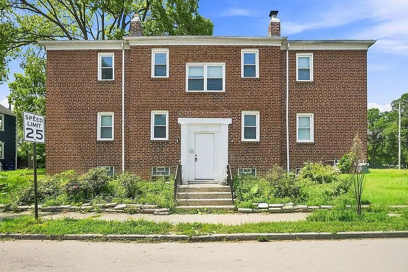 397 Catherine St #2