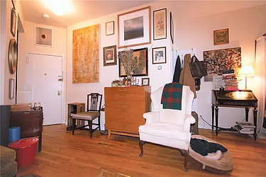 Rented by R New York