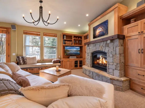 1990 Olympic Valley Rd #Id1698166p, Olympic Valley, CA 96146