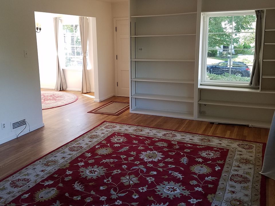 1st image of 1305 E Michigan Ave