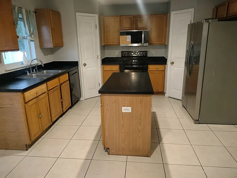 231 Churchill Ct — Photo 6