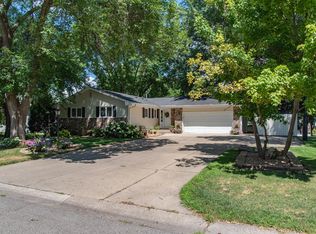 9920 36th Pl N, Plymouth, MN 55441