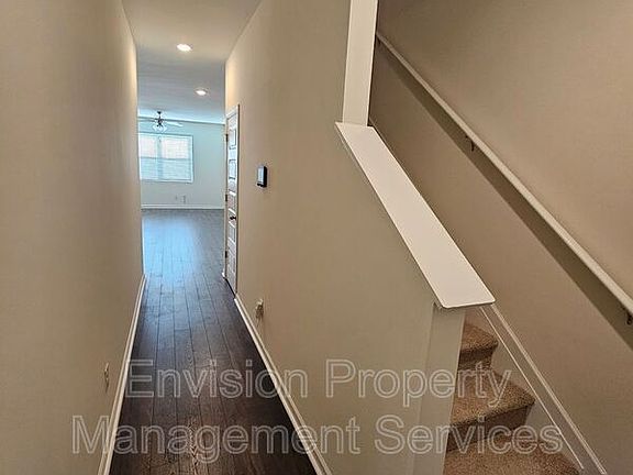 3rd image of 611 Dairy Dr