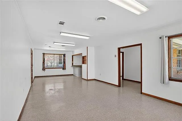 513 Michigan Ave — Photo 5