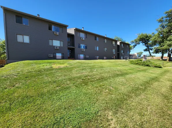 133 & 137 29th St SE, 133-137 29th Street Dr SE #10, Cedar Rapids, IA 52403