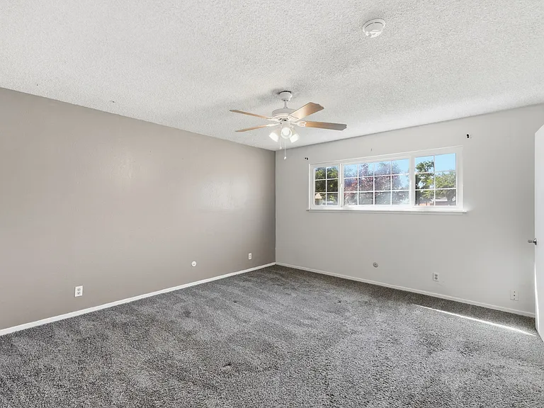 952 W Raymond Rd — Photo 12