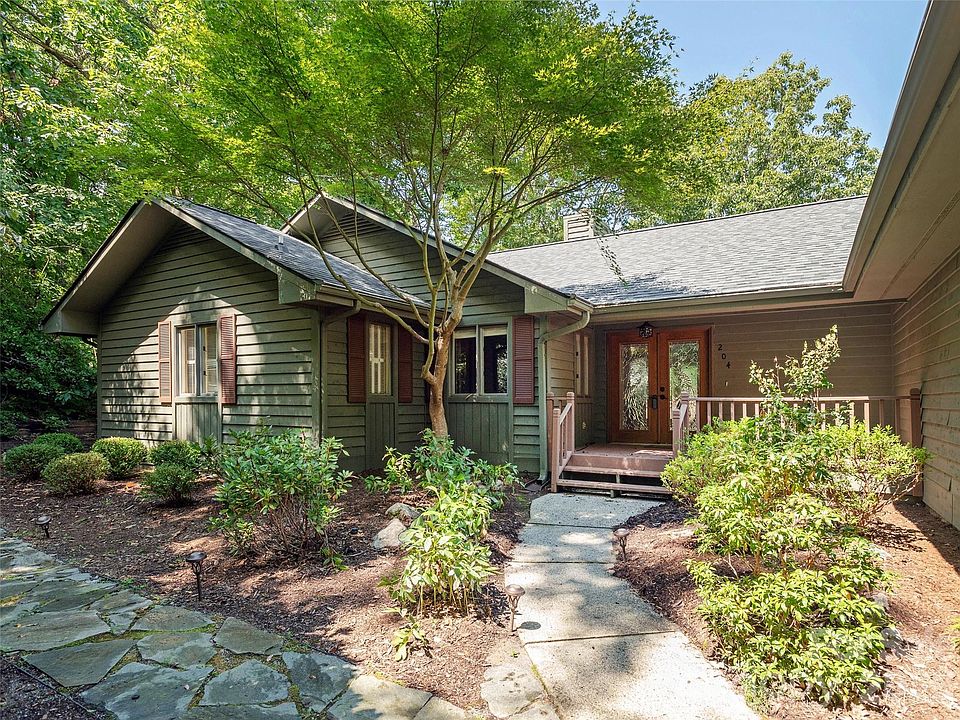 1st image of 204 Greenleaf Dr