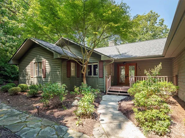 204 Greenleaf Dr, Flat Rock, NC 28731