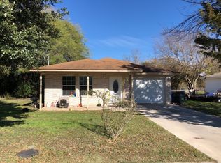 768 Mitchell Ave, Seguin, TX 78155
