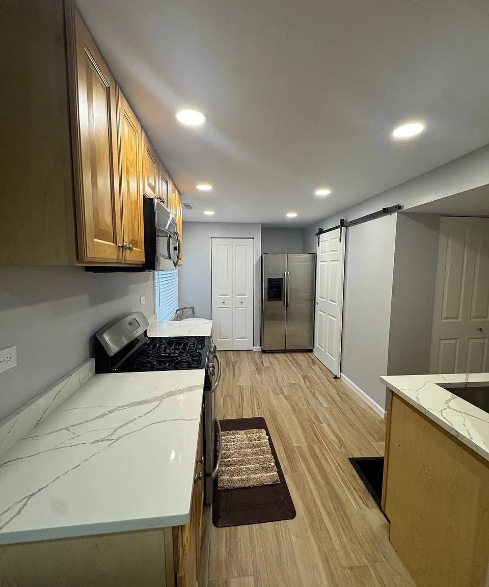 2 bed, 1250 sqft, $2,150 — Photo 3