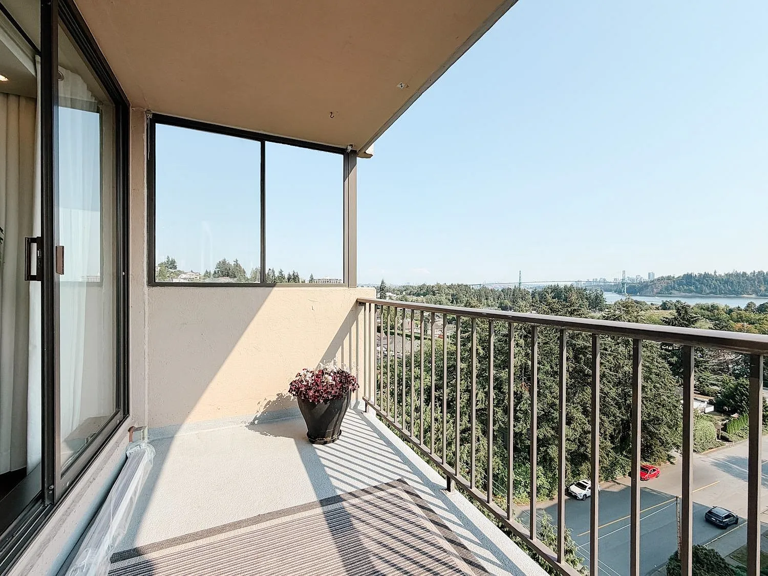 2 bed, 1025 sqft, $3,995 — Photo 2
