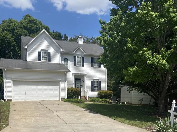 1549 Squires Ln, Kernersville, NC 27284