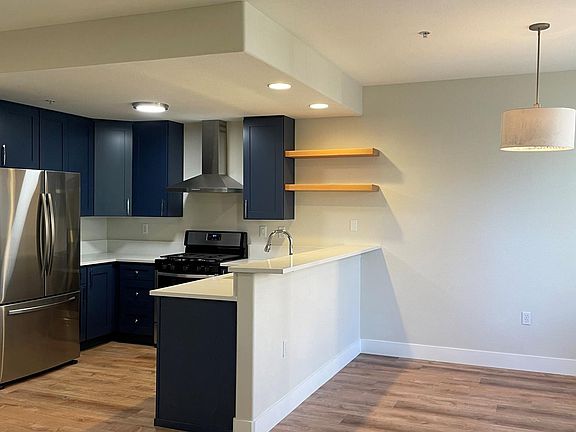 3rd image of 6080 Ingleston Dr Unit 1015