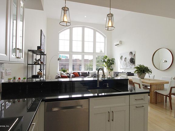 5th image of 145 Huntington St #Penthouse 3