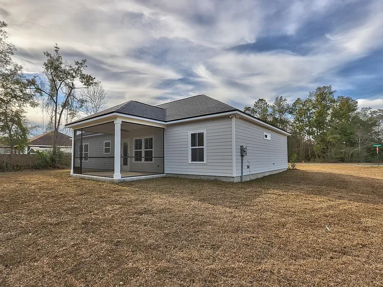 43 Sarlan Garden Dr — Photo 35