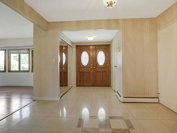 5th image of 841 Lawrence Ct