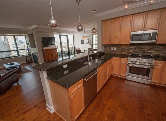 2nd image of 500 Grant St E #1910