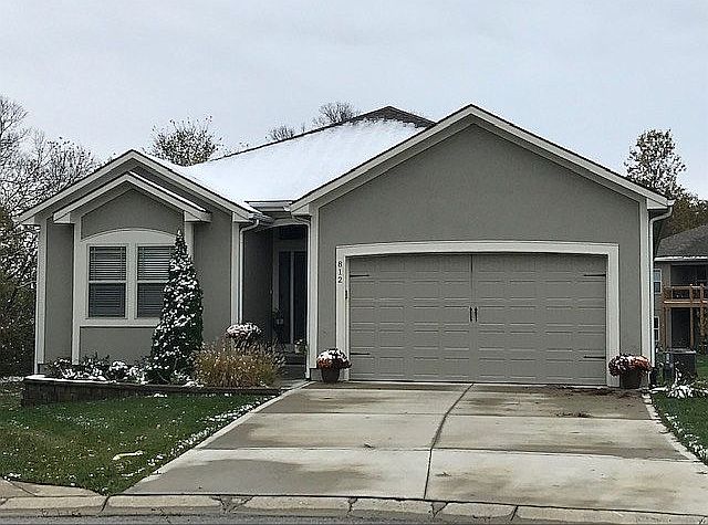 1st image of 812 NE Sonora Valley Cir
