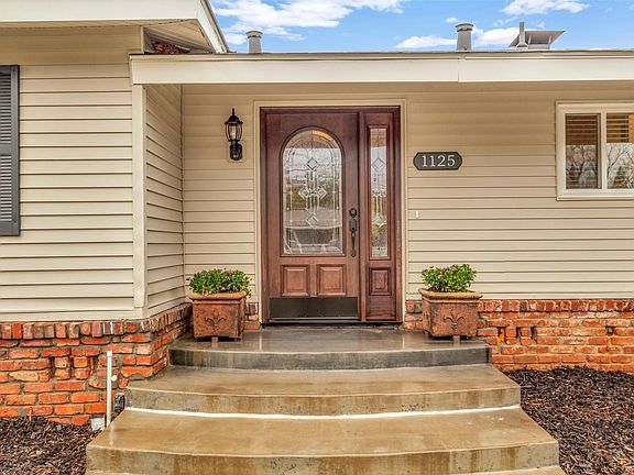 3rd image of 1125 Audrey Way